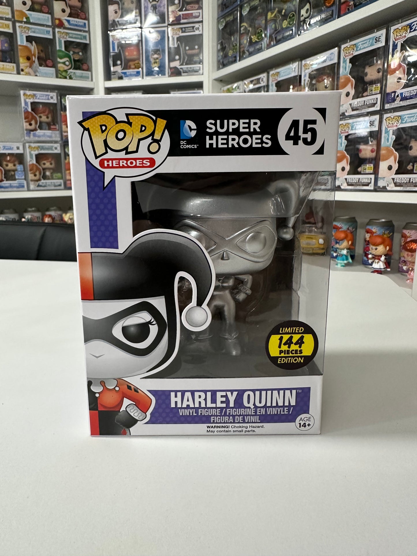 Harley Quinn Silver LE 144