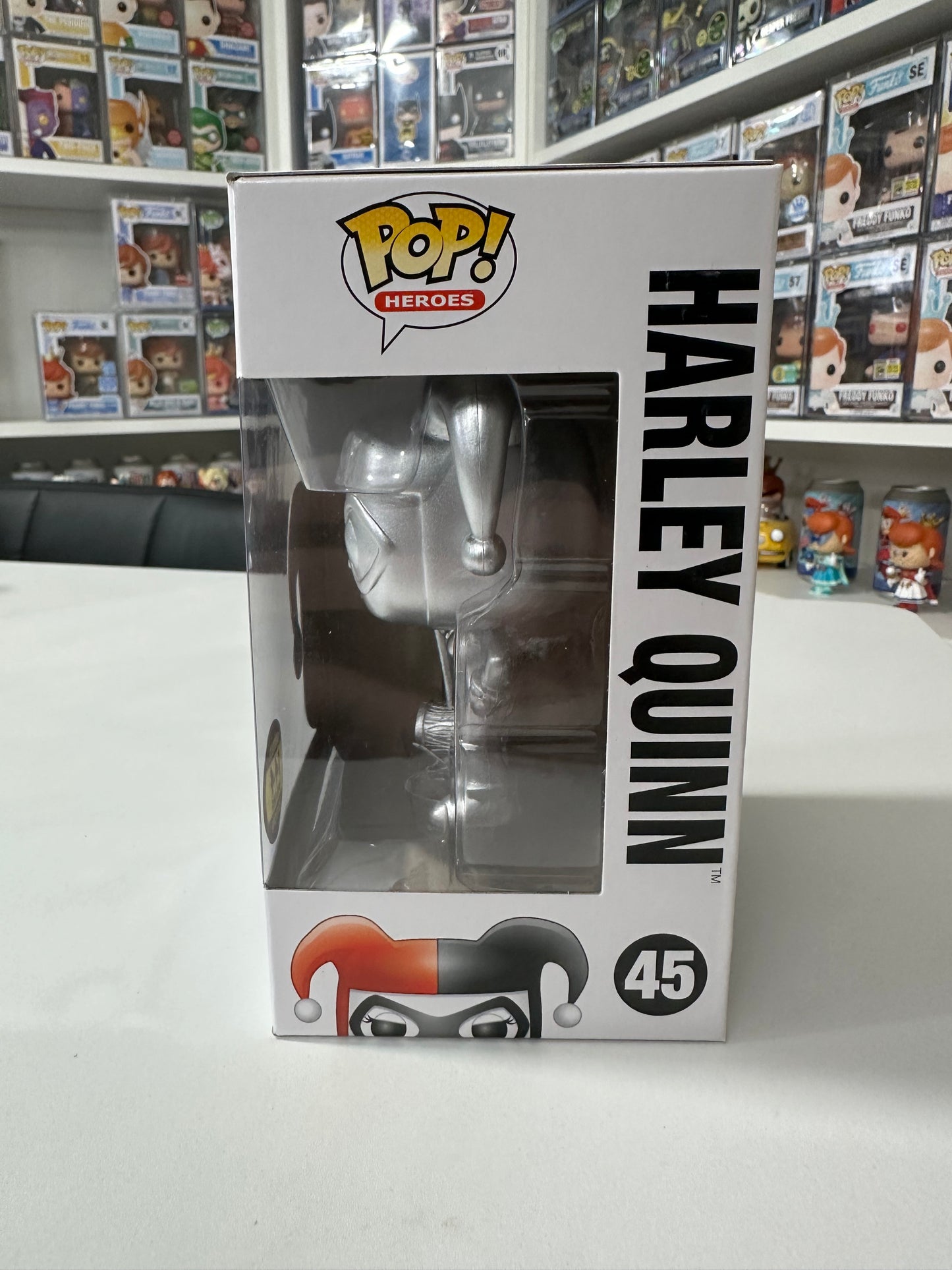Harley Quinn Silver LE 144